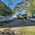 Bright Flat Next To The Lägenhet