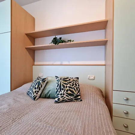 Apartmán Bright Flat Next To The *