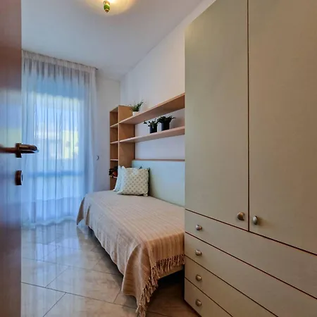 Apartmán Bright Flat Next To The