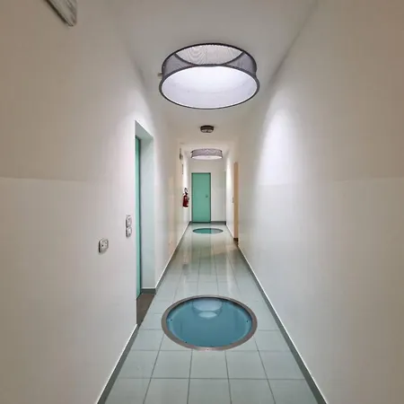 Bright Flat Next To The Apartmán *